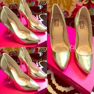 Gold Pumps